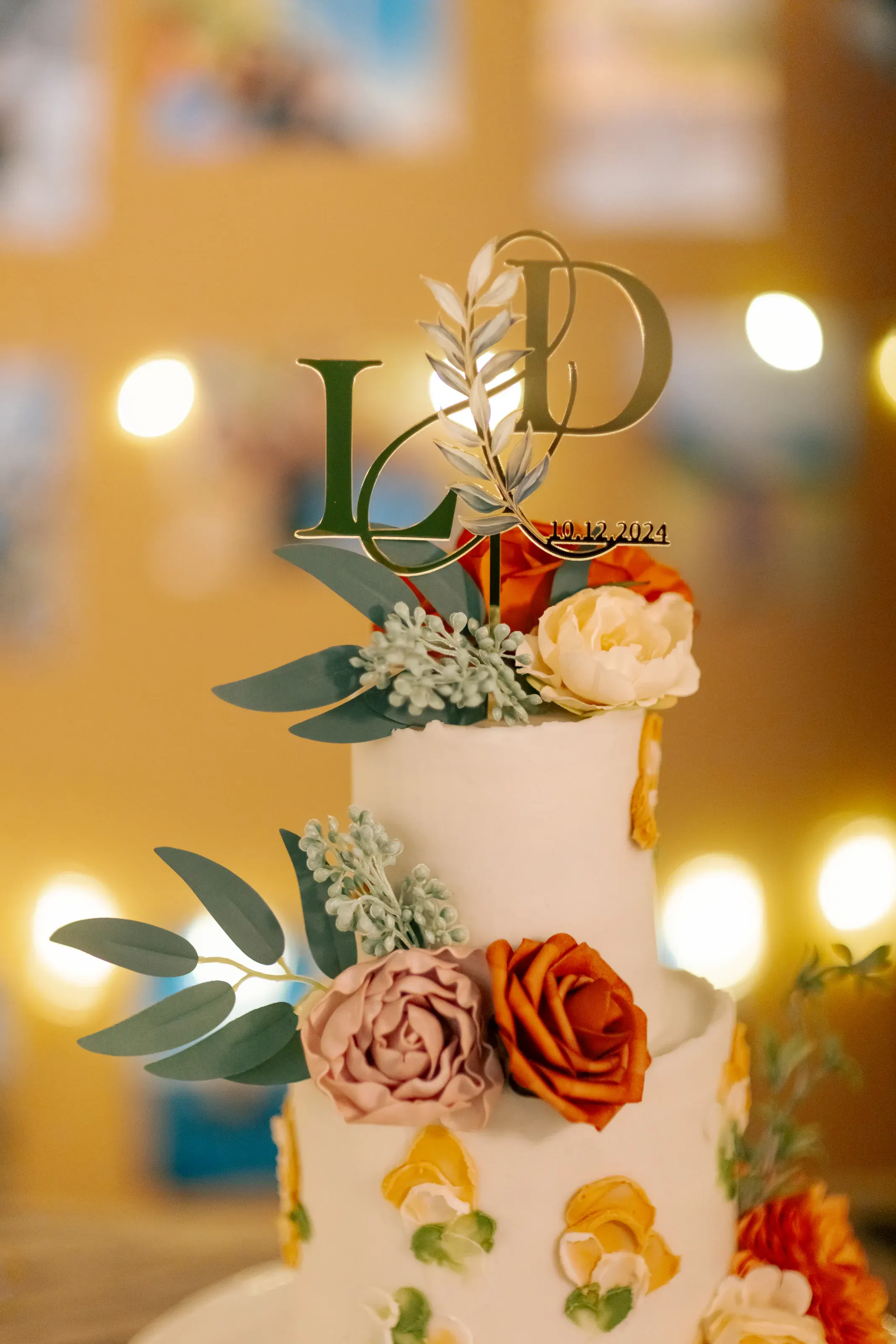 Reception floral detail and handcrafted wedding décor